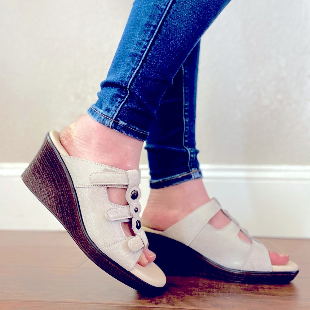 SAS Ginger Wedge Sandal NWOT